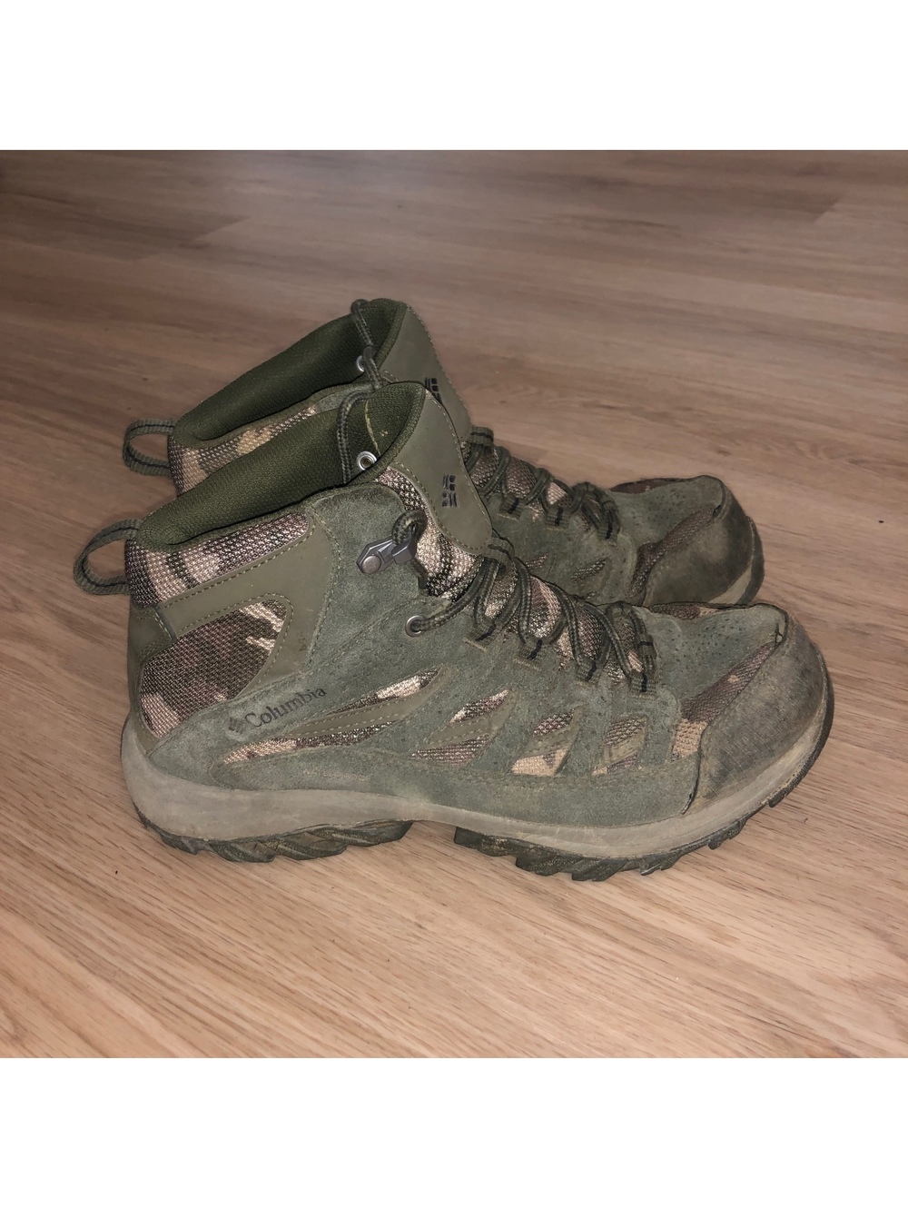 COLUMBIA WATERPROOF CAMO HIKING WORK BOOTS MENS SIZE 8.5 GREEN BROWN
